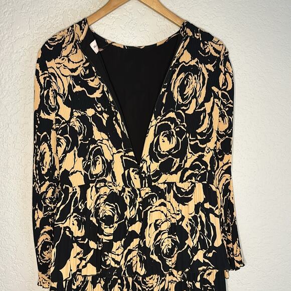 NEW Chico’s Floral Pleated Tiered Dress Black Label Tan Cocktail Party High Neck - Picture 7 of 10